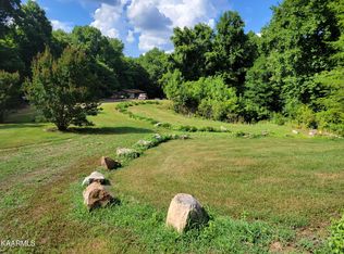 1057 Old Oliver Rd, Walland, TN 37886