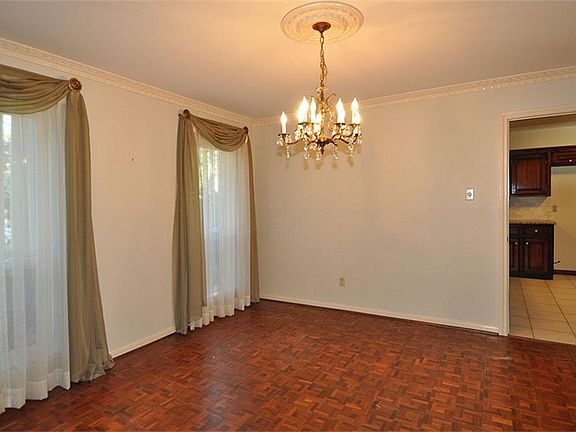 3rd image of 2026 Laurel Hill Dr