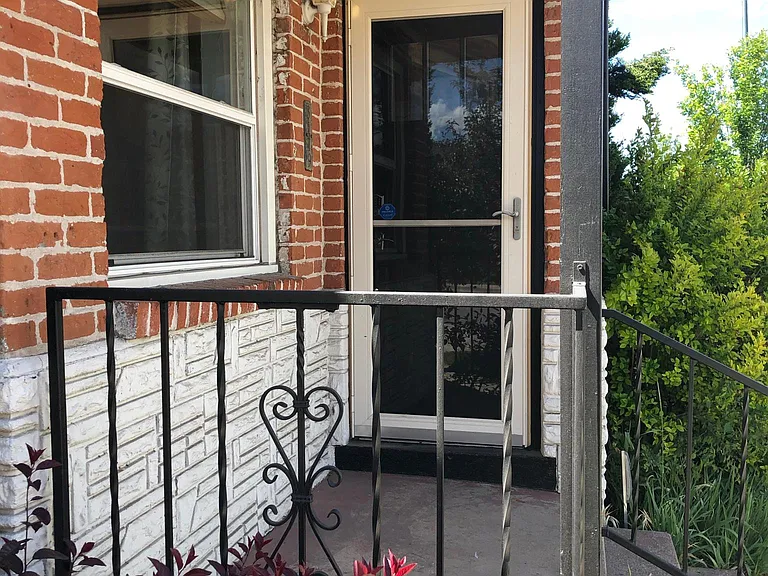 3119 N Downing St — Photo 1