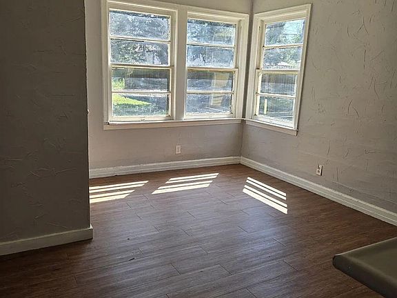 4th image of 2407 28th St