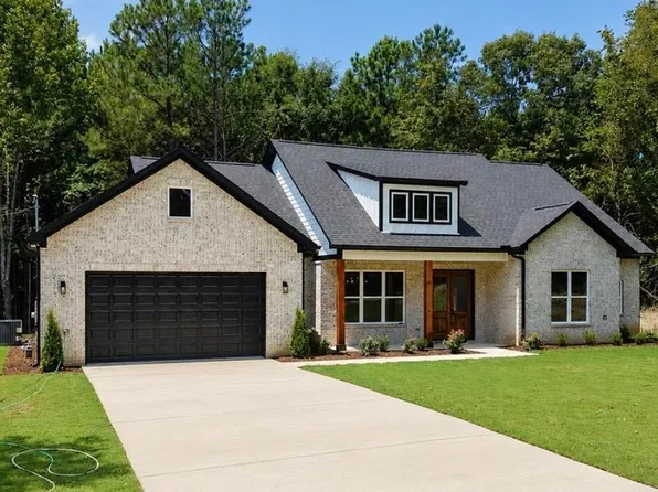 490 19th St, Calera, AL 35040