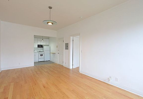 2nd image of 126 W 121st St #7