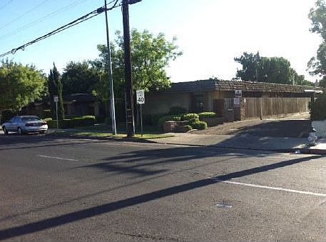 3rd image of 3047 N West Ave APT F