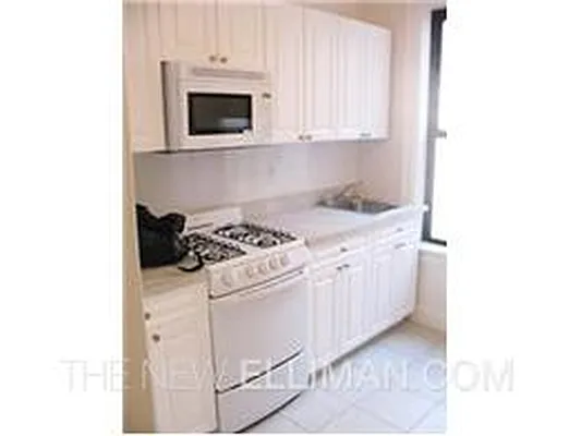 Rented by Douglas Elliman | media 15