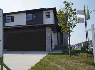 5557 Schonsee Dr NW, Edmonton, AB T5Z0R8