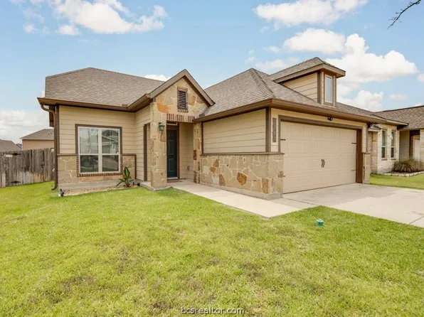2103 Markley Dr, Bryan, TX 77807