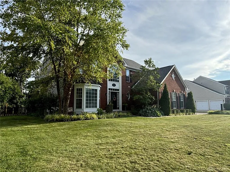 3547 Queen Victoria Ct — Photo 2