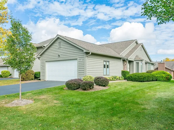 8 Ellington Cir #Pvt, Rochester, NY 14612