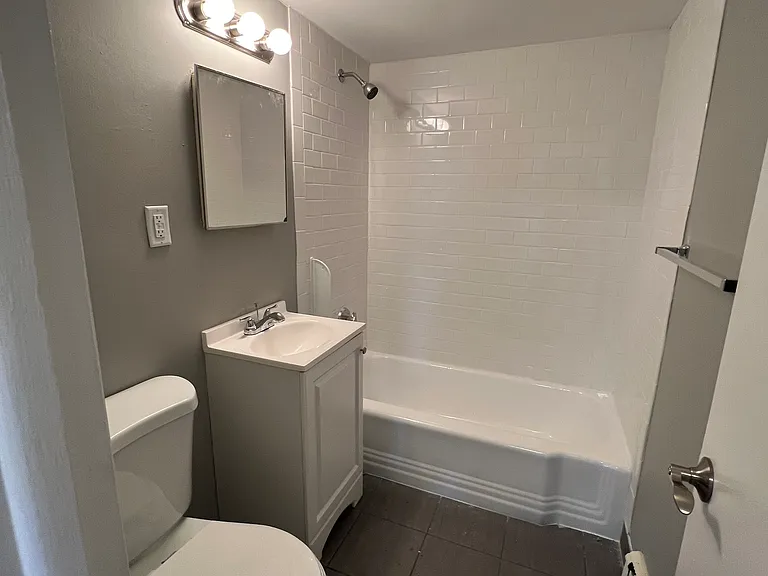 14 Riverside St #1-3D — Photo 11