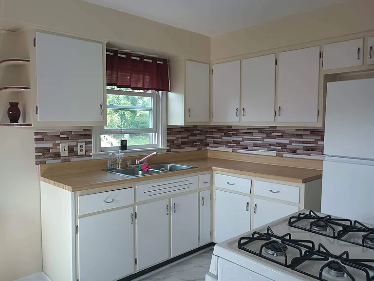 801 Duff Ave — Photo 7