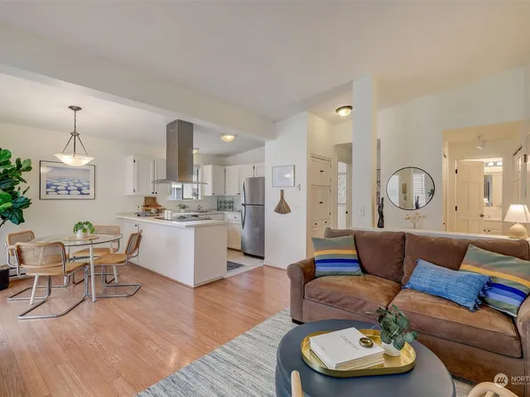 1742 NW 56th Street #302, Seattle, WA 98177