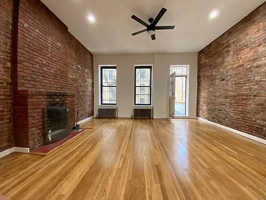 Rented by Bohemia Realty Group | media 32