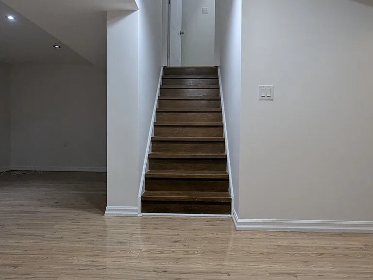 53 Seward Cres #LOWER LEVEL — Photo 3