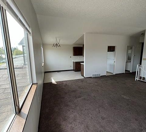 4th image of 1416 W Cora Ct