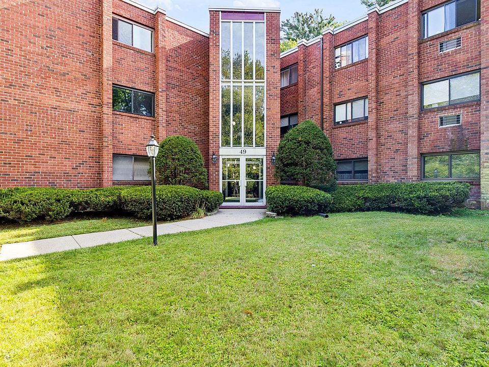 1st image of 49 Windsor Dr APT 301