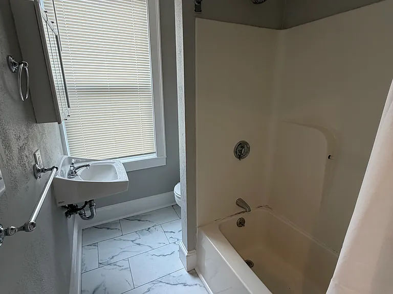 250 Washington St #7 — Photo 8