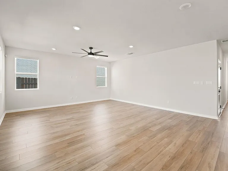 212 Swinging H Ln — Photo 11