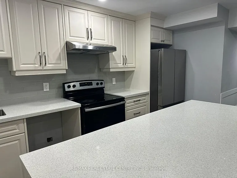 266 Dougall Ave — Photo 10