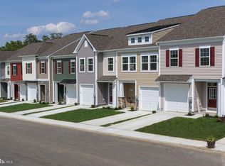 27 Melsonby Dr, Bunker Hill, WV 25413