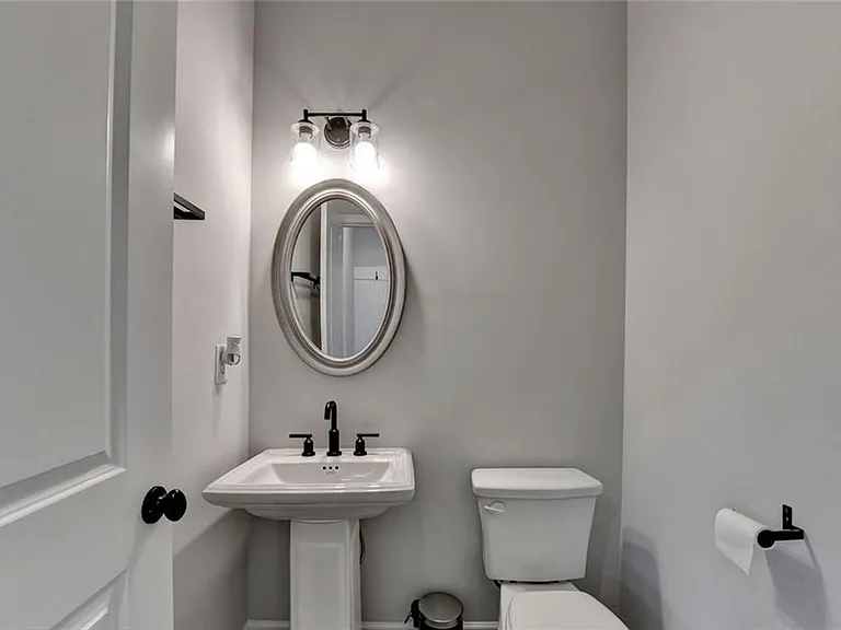 4665 Shipley Ave — Photo 34