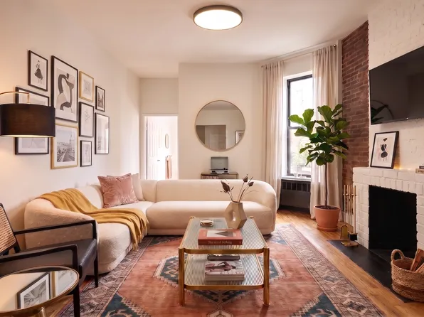 213 E 11th St APT 1B, New York, NY 10003