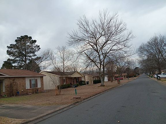 5th image of 306 Randall Dr