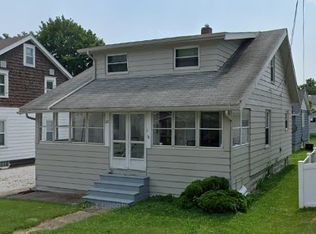119 Oakwood St, Barberton, OH 44203