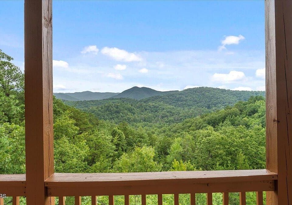 2732 Heather Lane Way, Sevierville, TN 37862 | Zillow