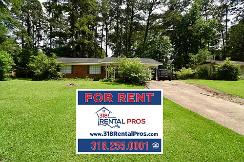 1201 Greenwood Dr Photo 1