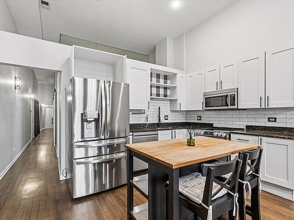 3rd image of 523 N Racine Ave #1