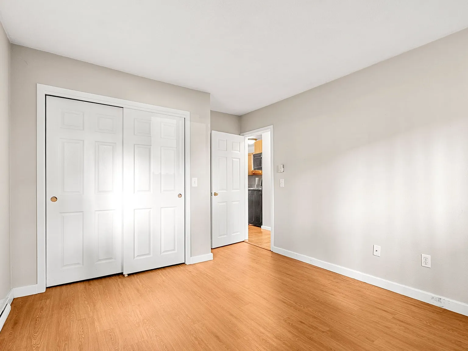 2 bed, 1.0 bath, 647 sqft, $2,300 — Photo 3