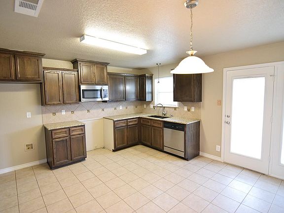 5th image of 10016 Sunny Side Ln