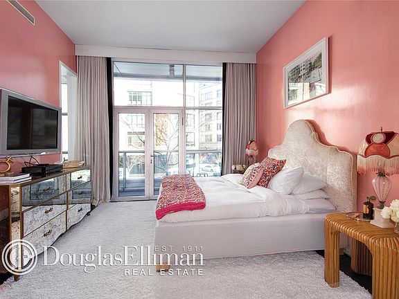 4th image of 471 Washington St APT 1C