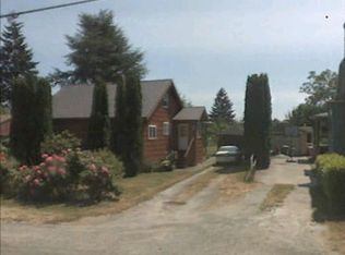 3713 SW 100th St, Seattle, WA 98146