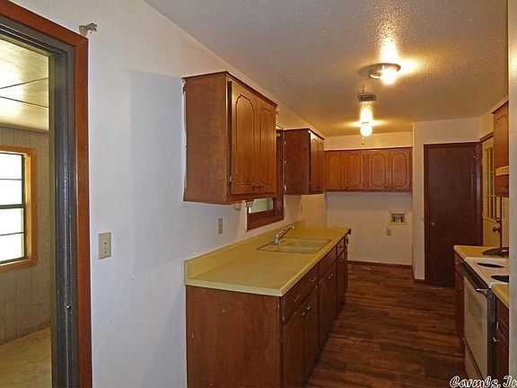 4th image of 35 Dakota Dr
