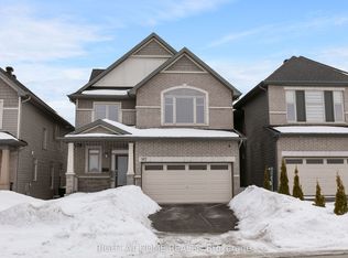 917 Littlerock St, Ottawa, ON K1T0N2