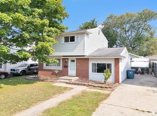 4827 Moore St, Wayne, MI 48184