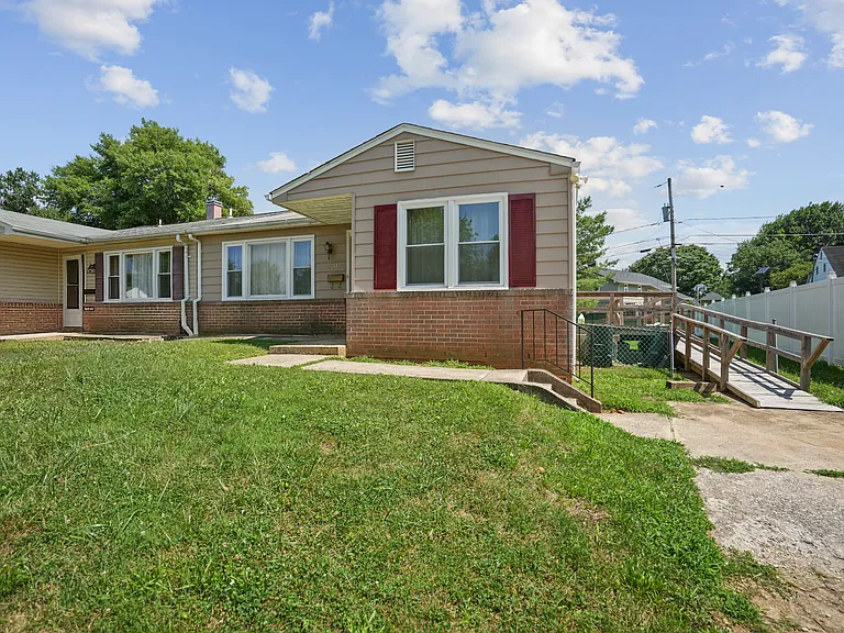 3307 Wild Cherry Rd — Photo 1