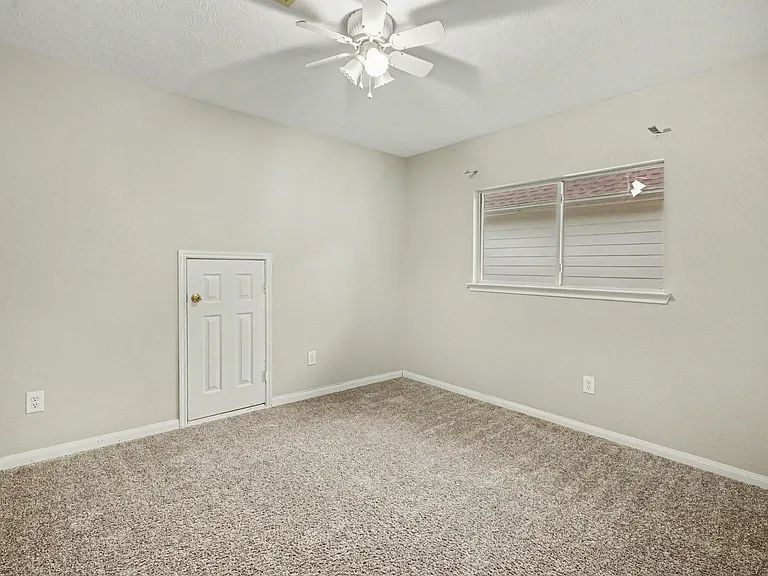 3808 Armand Dr — Photo 13