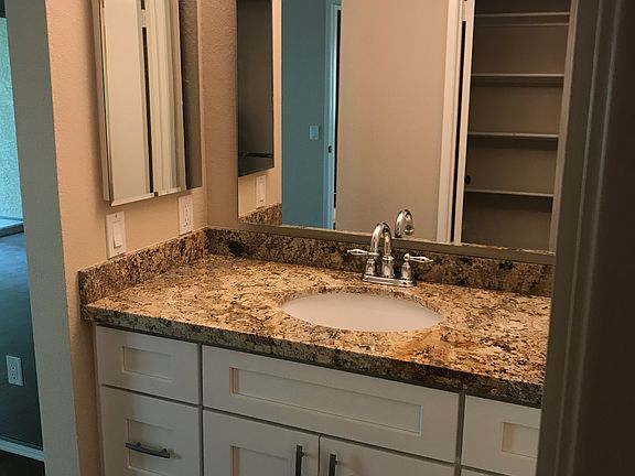 3rd image of 6 Corniche Dr Unit B