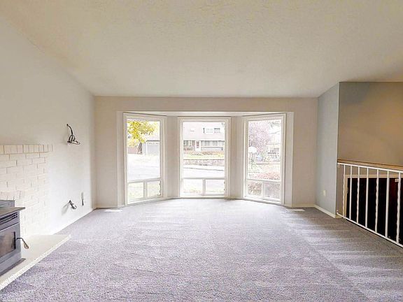 2nd image of 1516 SE 120th Ave