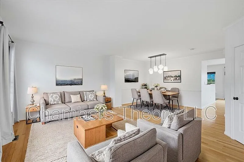 3 bed, 3.5 bath, 2185 sqft, $3,300 — Photo 3