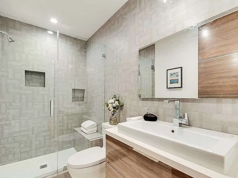 801 N Kilkea Dr — Photo 18