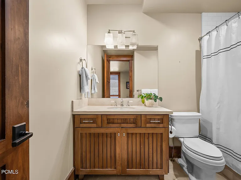320 Woodside Ave — Photo 19