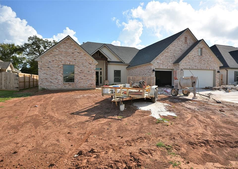 1st image of 108 Creekside Ln
