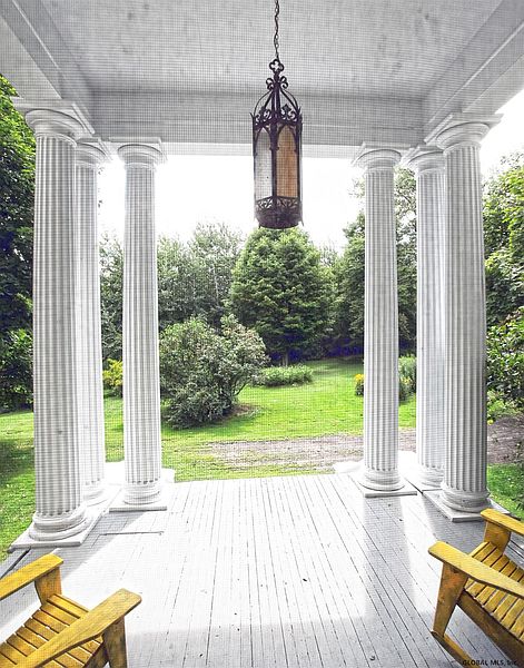 5th image of 123 PAVILION Avenue