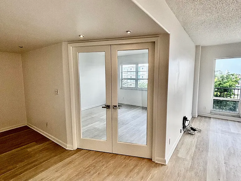 340 Sunset Dr #501 — Photo 15