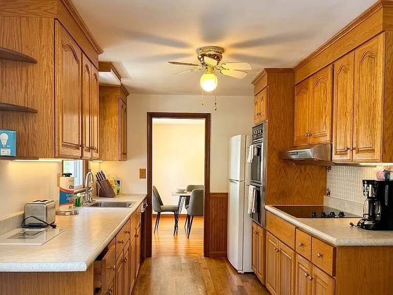 2 Sherwood Dr — Photo 12