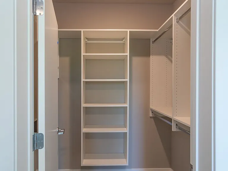 Lincoln Street Apartments — Photo 13