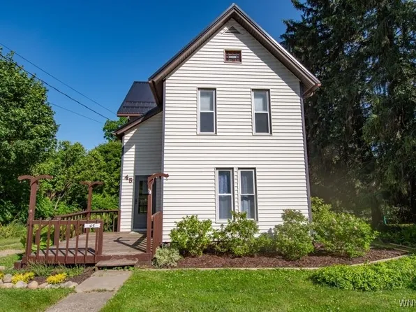 45 S Academy St, Wyoming, NY 14591